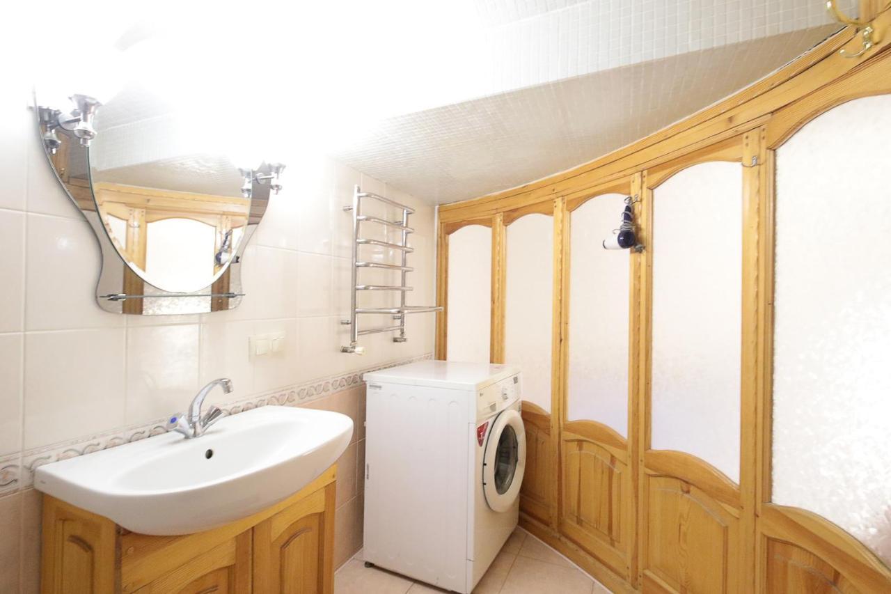 Pro Apartments 12213 リヴィウ エクステリア 写真