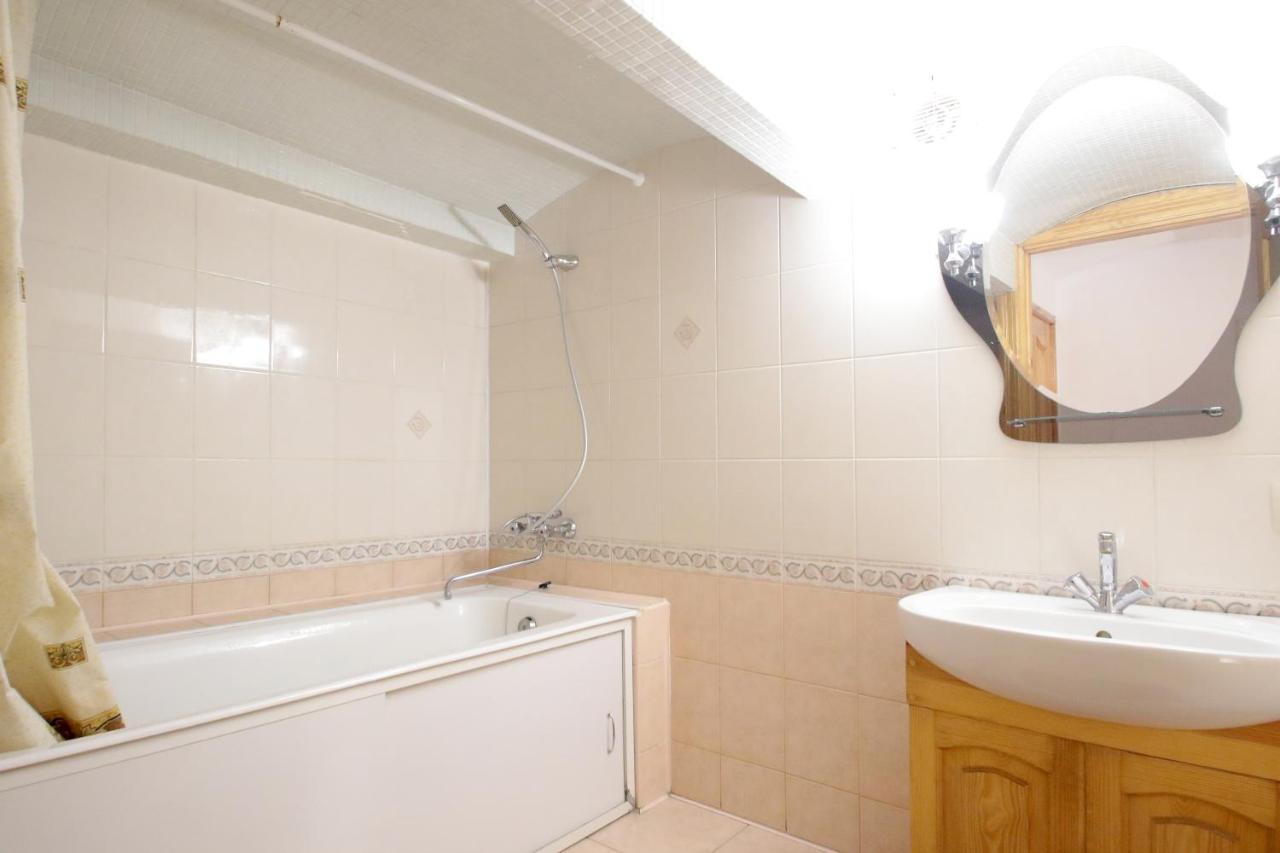 Pro Apartments 12213 リヴィウ エクステリア 写真
