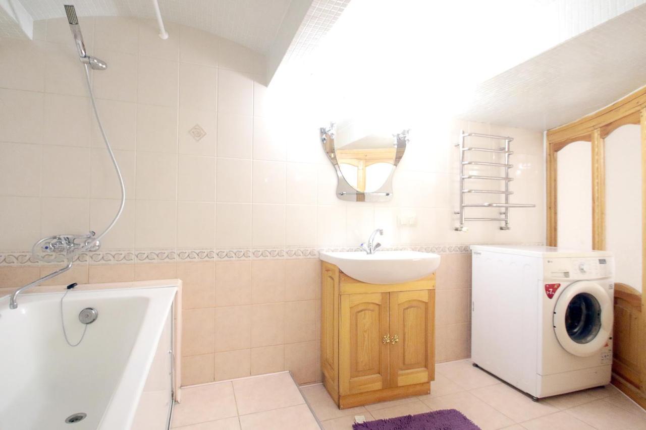 Pro Apartments 12213 リヴィウ エクステリア 写真
